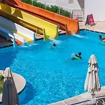 منتجع Armonia Village &