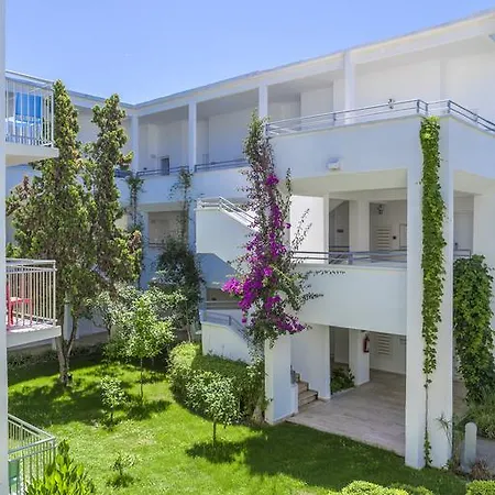 Üdülőközpont Armonia Village & 5*